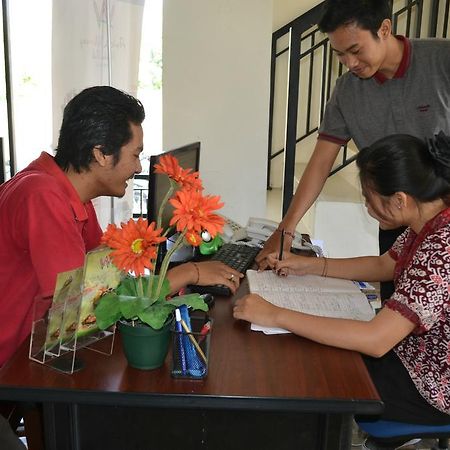 Ivanka Airport Inn Kuta Lombok Extérieur photo