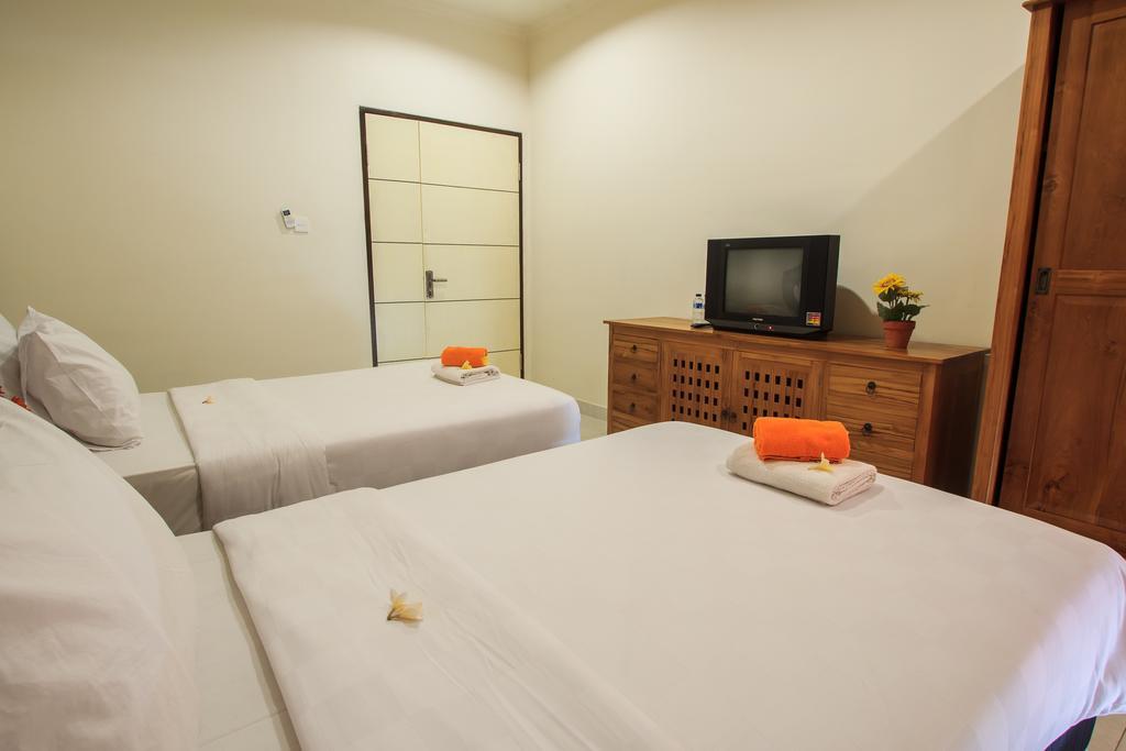 Ivanka Airport Inn Kuta Lombok Extérieur photo