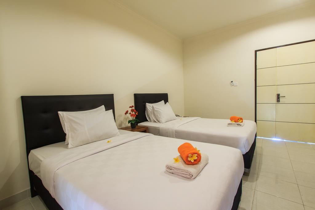 Ivanka Airport Inn Kuta Lombok Extérieur photo