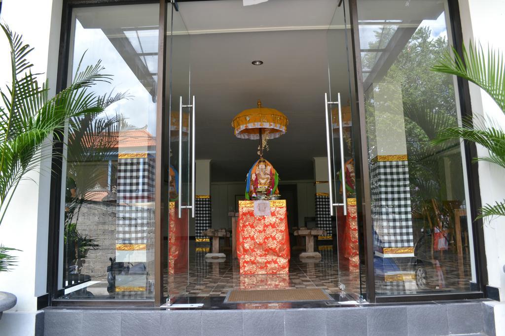 Ivanka Airport Inn Kuta Lombok Extérieur photo