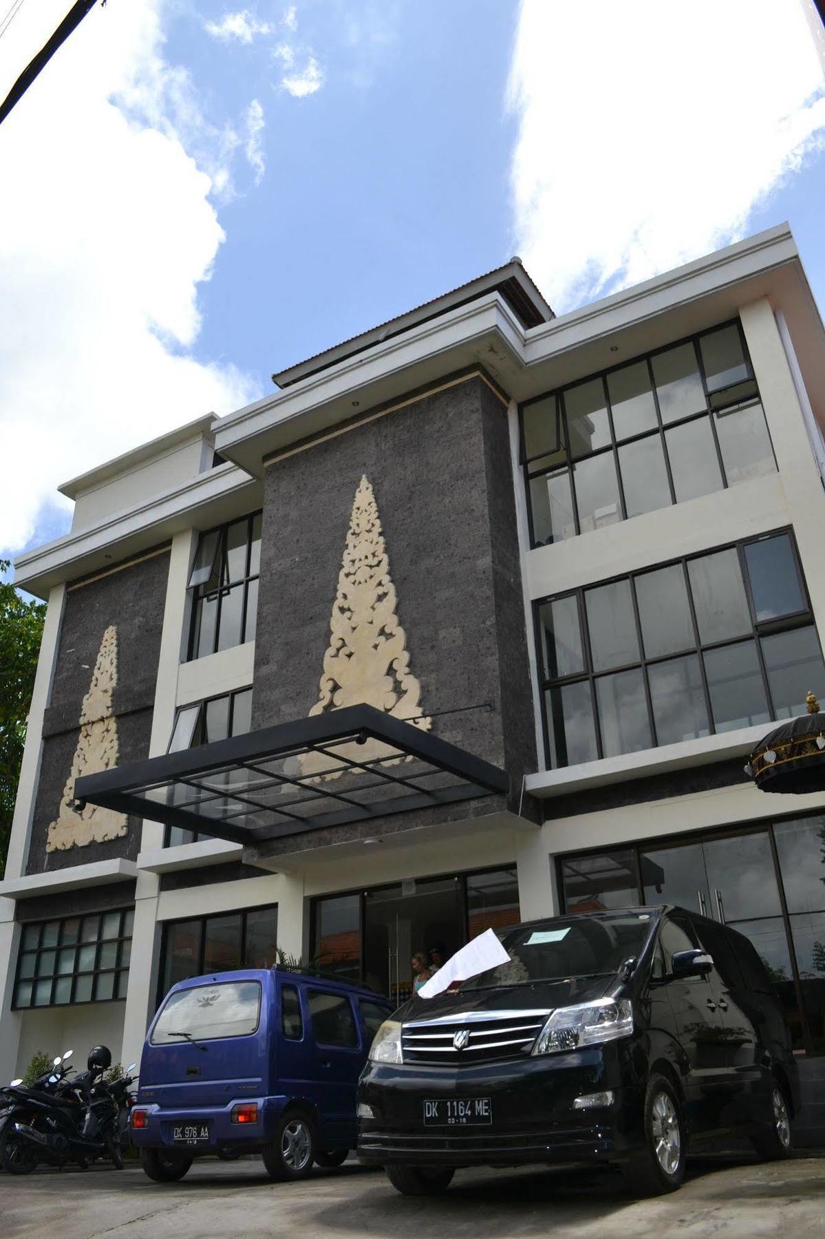 Ivanka Airport Inn Kuta Lombok Extérieur photo