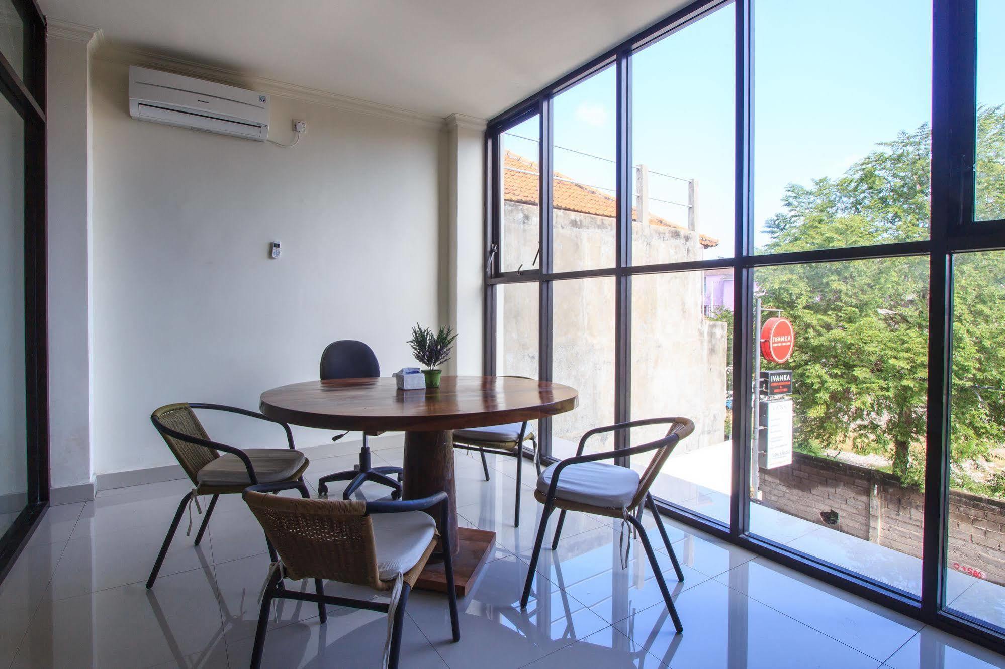 Ivanka Airport Inn Kuta Lombok Extérieur photo