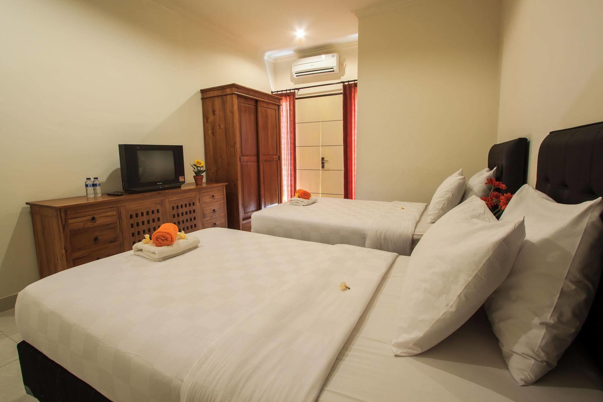 Ivanka Airport Inn Kuta Lombok Extérieur photo