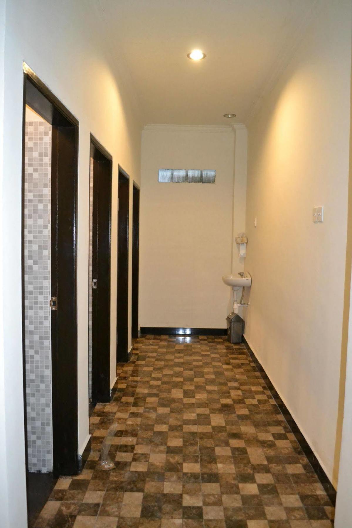 Ivanka Airport Inn Kuta Lombok Extérieur photo