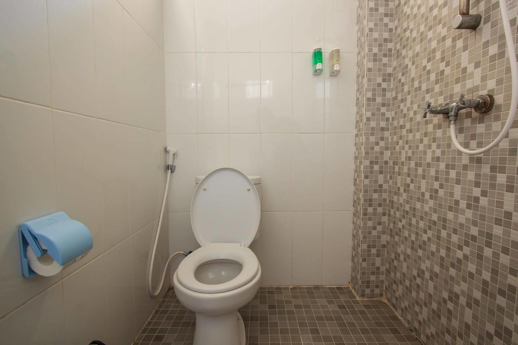 Ivanka Airport Inn Kuta Lombok Extérieur photo