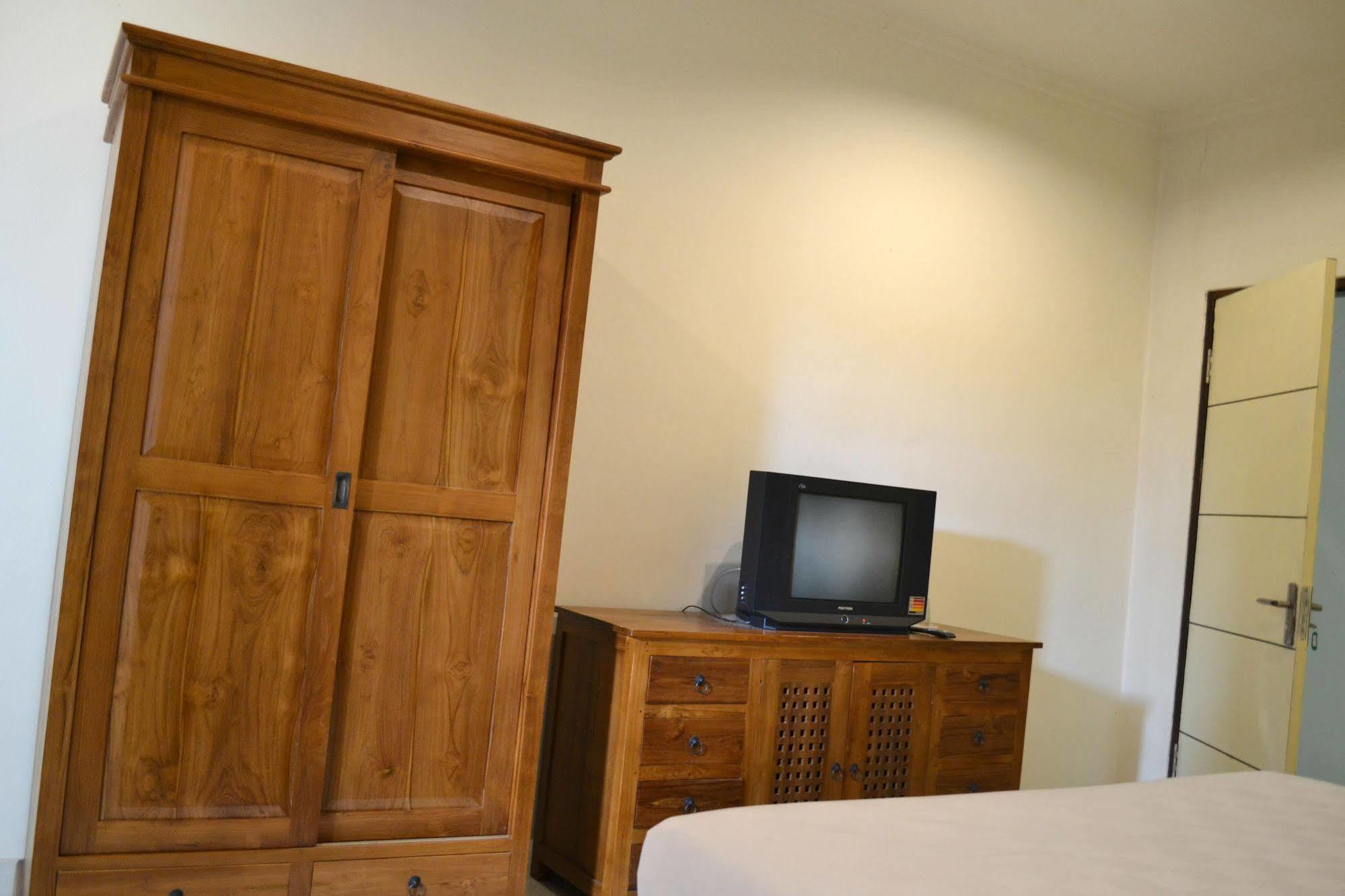 Ivanka Airport Inn Kuta Lombok Extérieur photo