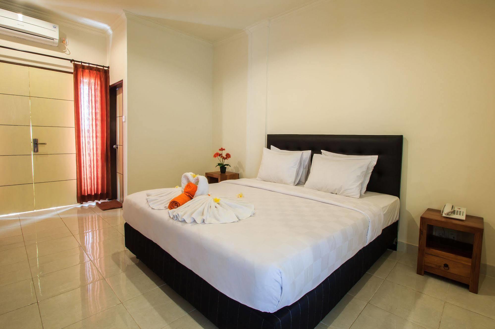Ivanka Airport Inn Kuta Lombok Extérieur photo