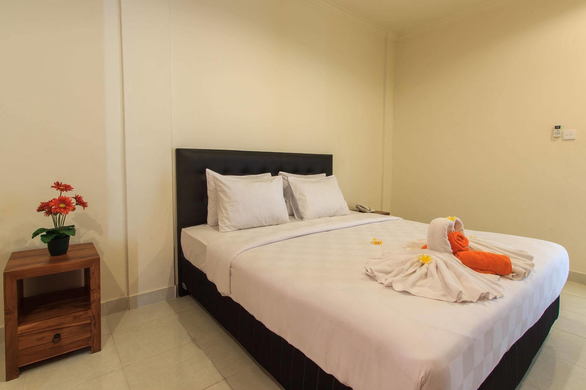Ivanka Airport Inn Kuta Lombok Extérieur photo