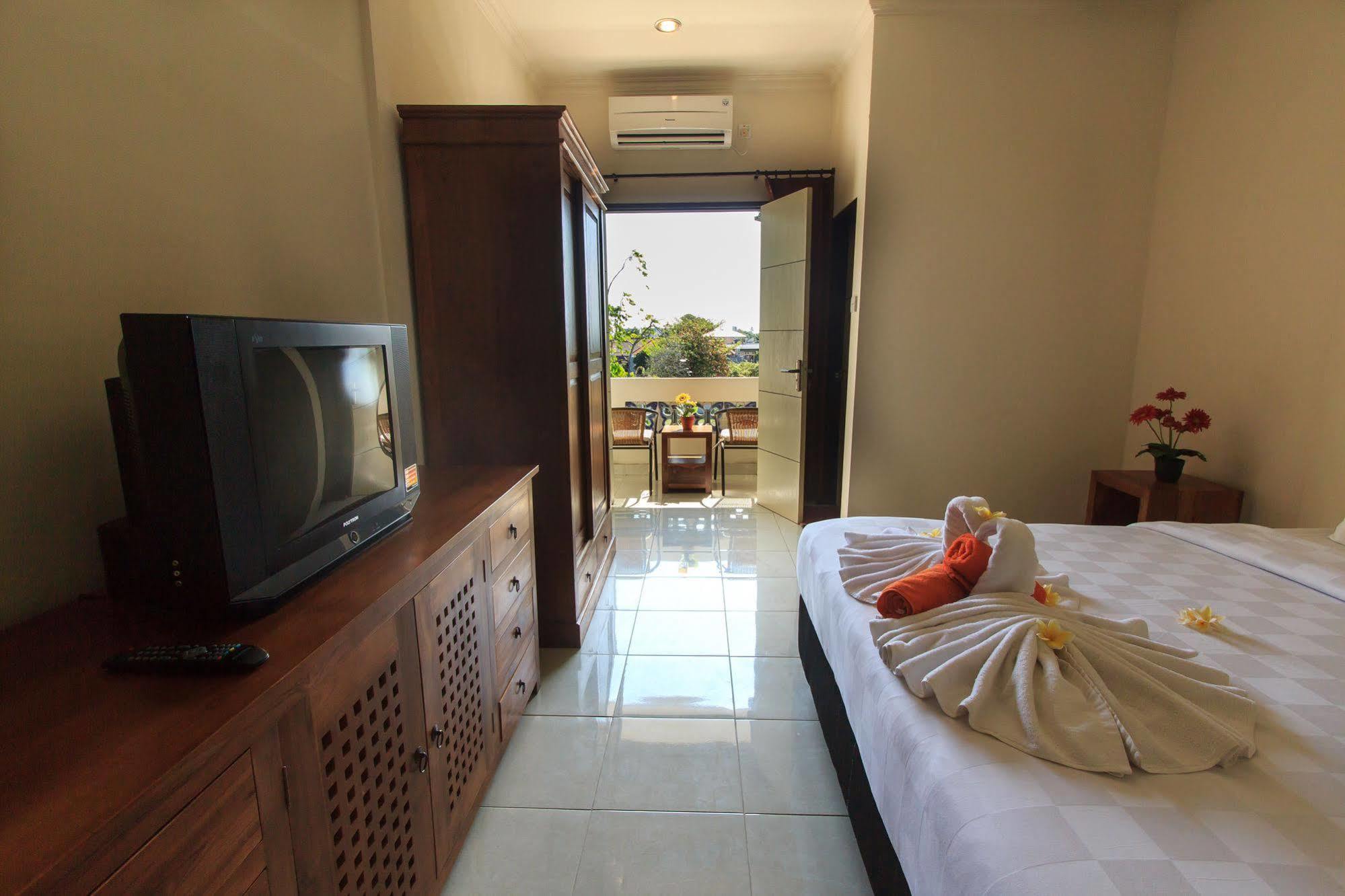 Ivanka Airport Inn Kuta Lombok Extérieur photo
